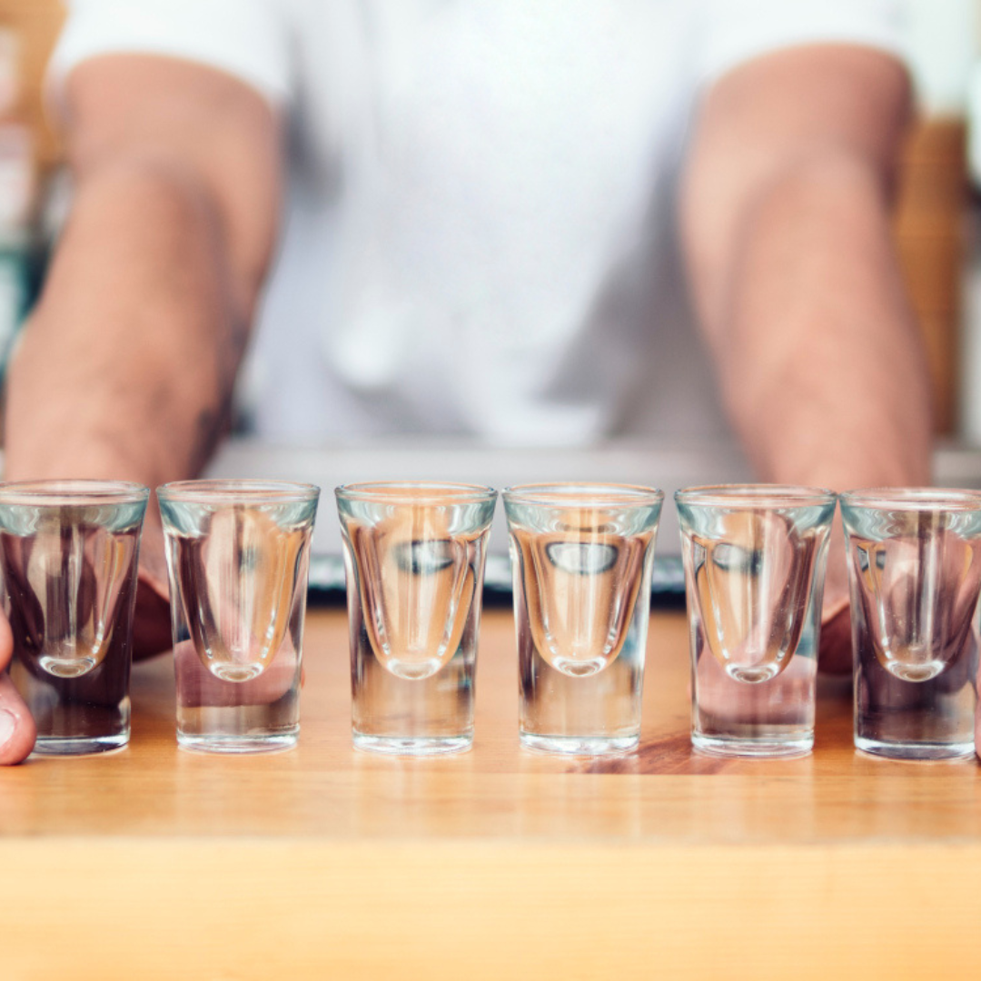 Verres à liqueur et amaro