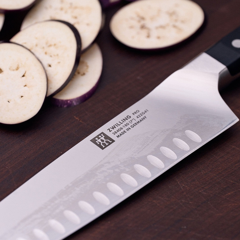 18 cm - Zwilling Pro Coltello Cucina Santoku Alveolato In Acciaio Inox