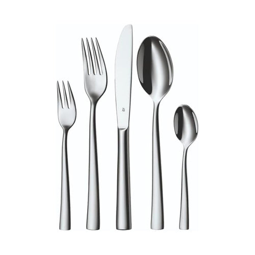 Set di posate in acciaio inox lucido composto da forchetta, coltello, cucchiaio e due forchettine di diversa misura su sfondo bianco.