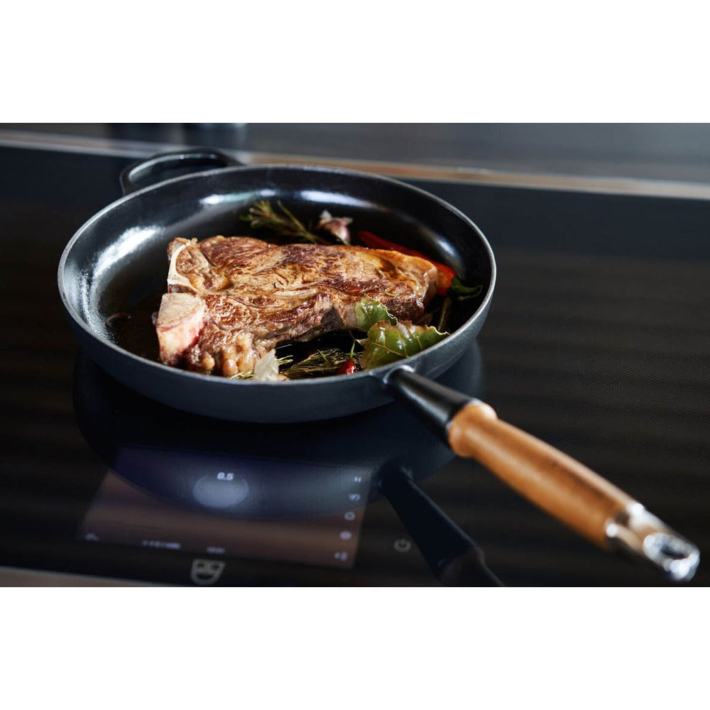 28 cm - Le Creuset Evolution poêle basse en fonte vitrifiée avec manche en bois