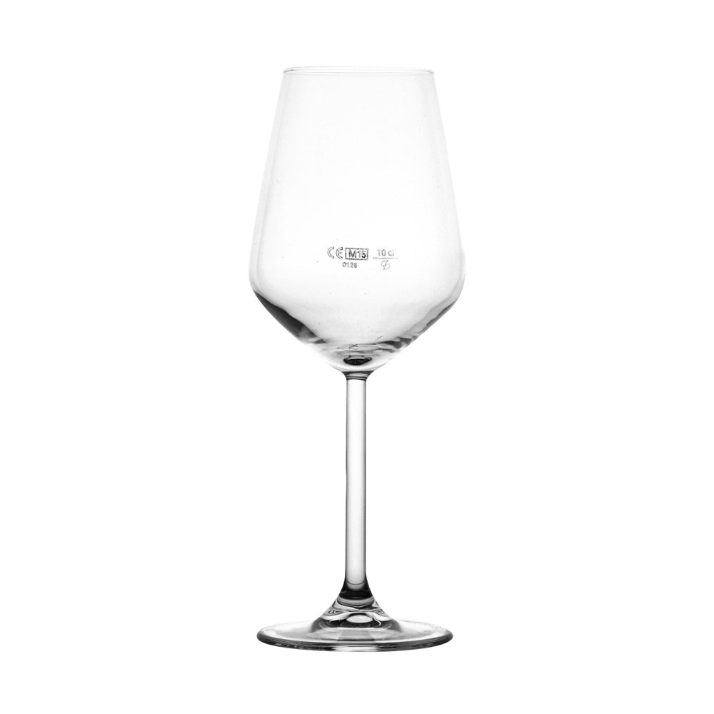 Copa de vino de vidrio transparente, con forma cónica y base ancha, sobre fondo blanco.