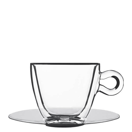 Tasse transparente en verre avec anse ronde posée sur soucoupe ronde transparente