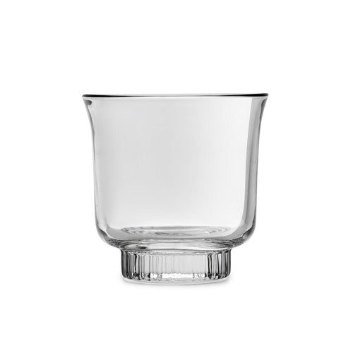 Transparentes Glas mit runder Basis und Streifendekorationen, konische Form und weiches Profil.