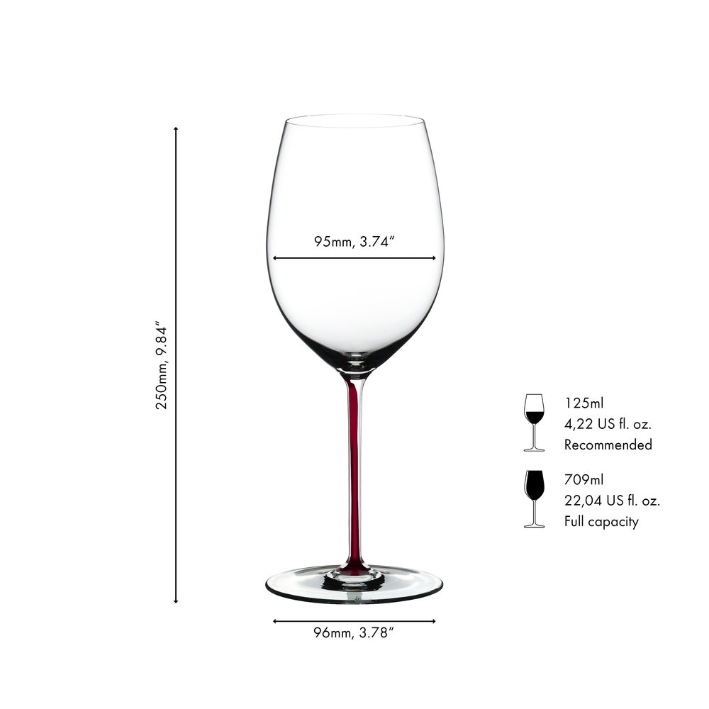 Calice di vetro trasparente con stelo rosso, alti 250 mm e larghi 95 mm, su sfondo bianco.