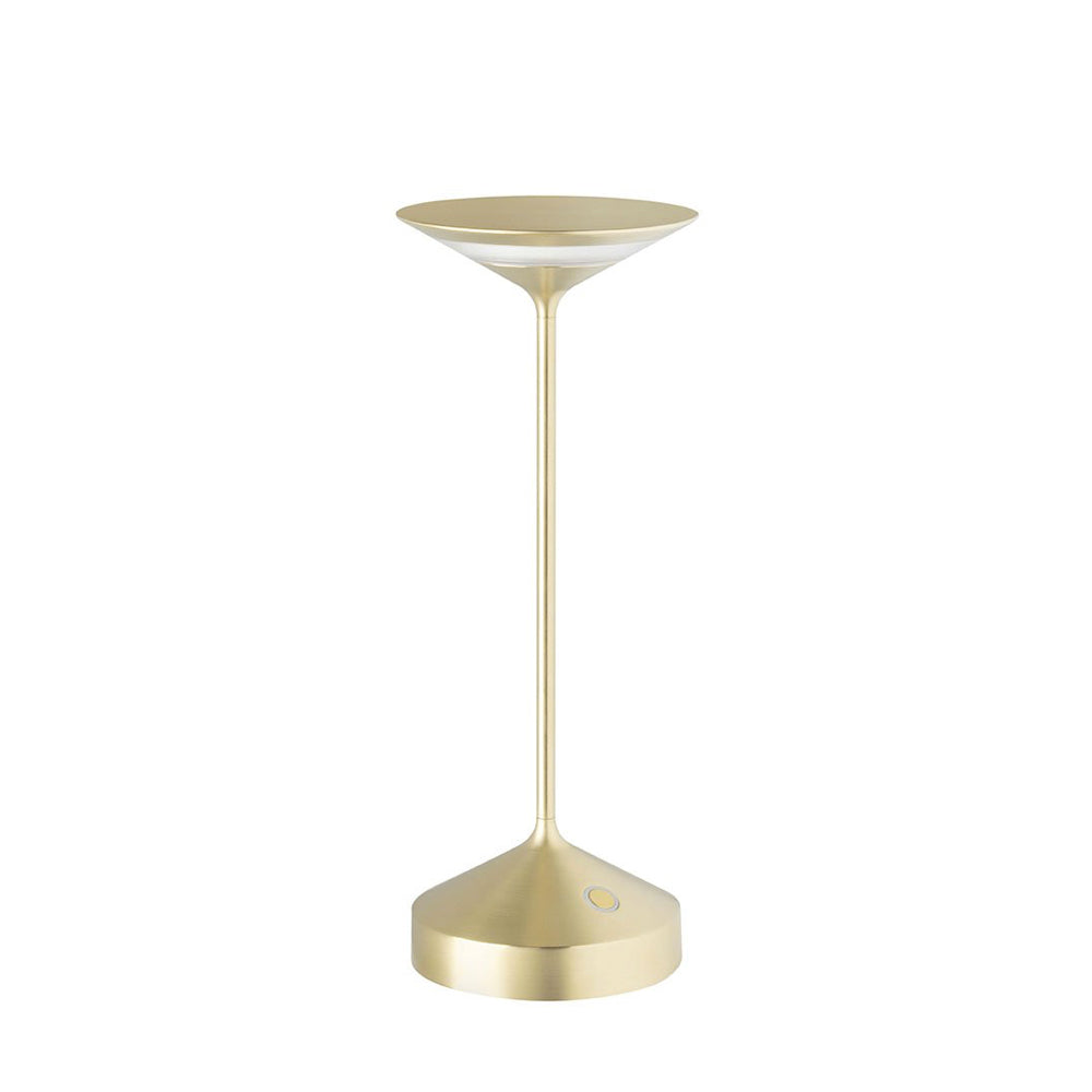 Lámpara de mesa dorada con base cilíndrica y tallo fino, pantalla con forma de plato invertido en metal, ambiente neutro blanco