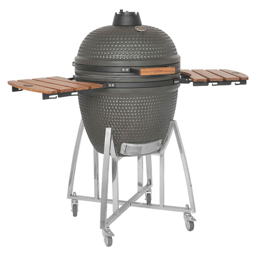 Barbecue a forma di uovo color grigio scuro con superficie bombata punteggiata, ripiani laterali in legno e struttura in metallo con ruote.