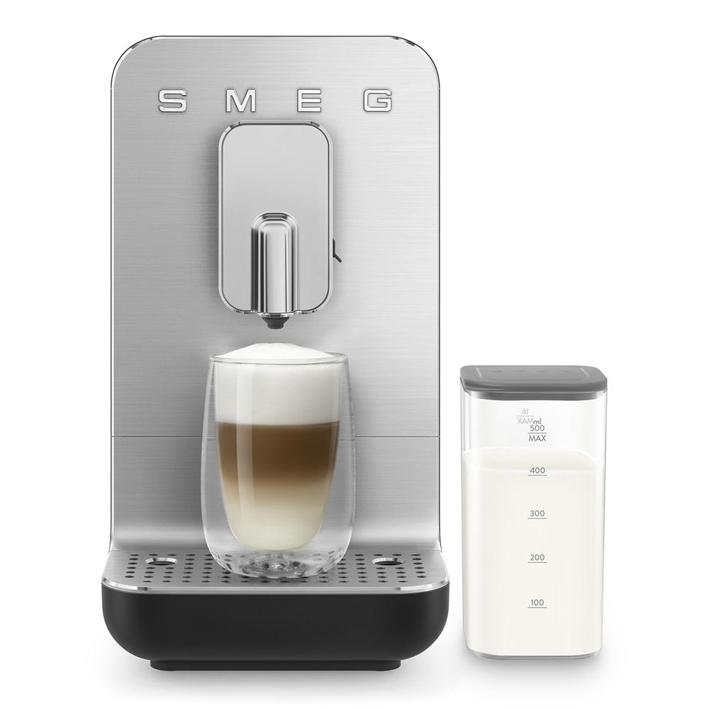 Smeg machine à espresso automatique avec système lait