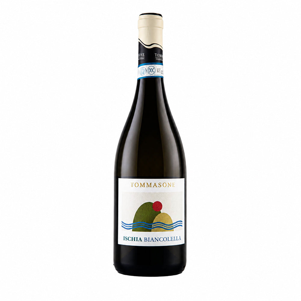 Witte wijnfles met "TOMMASONE ISCHIA BIANCOLELLA" label, witte achtergrond, doppen en natuurlijke kleuren op het design.