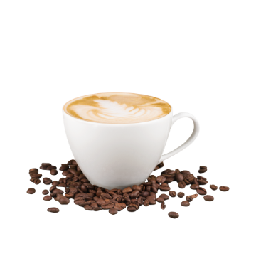 Tazza bianca in ceramica con cappuccino e schiuma decorata, circondata da chicchi di caffè marroni.