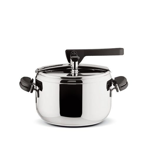 Pentola a pressione in acciaio inox lucido, con manico e pomolo neri, un design elegante e moderno.
