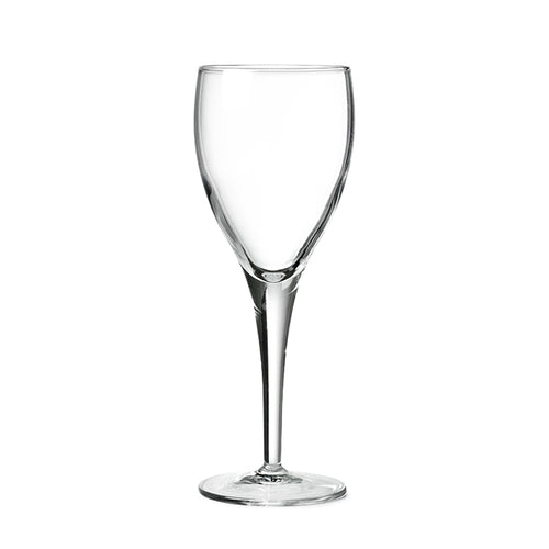 Transparentes Glas-Weinglas, konische Form, mit rundem Fuß und langem Stiel. Heller Hintergrund.