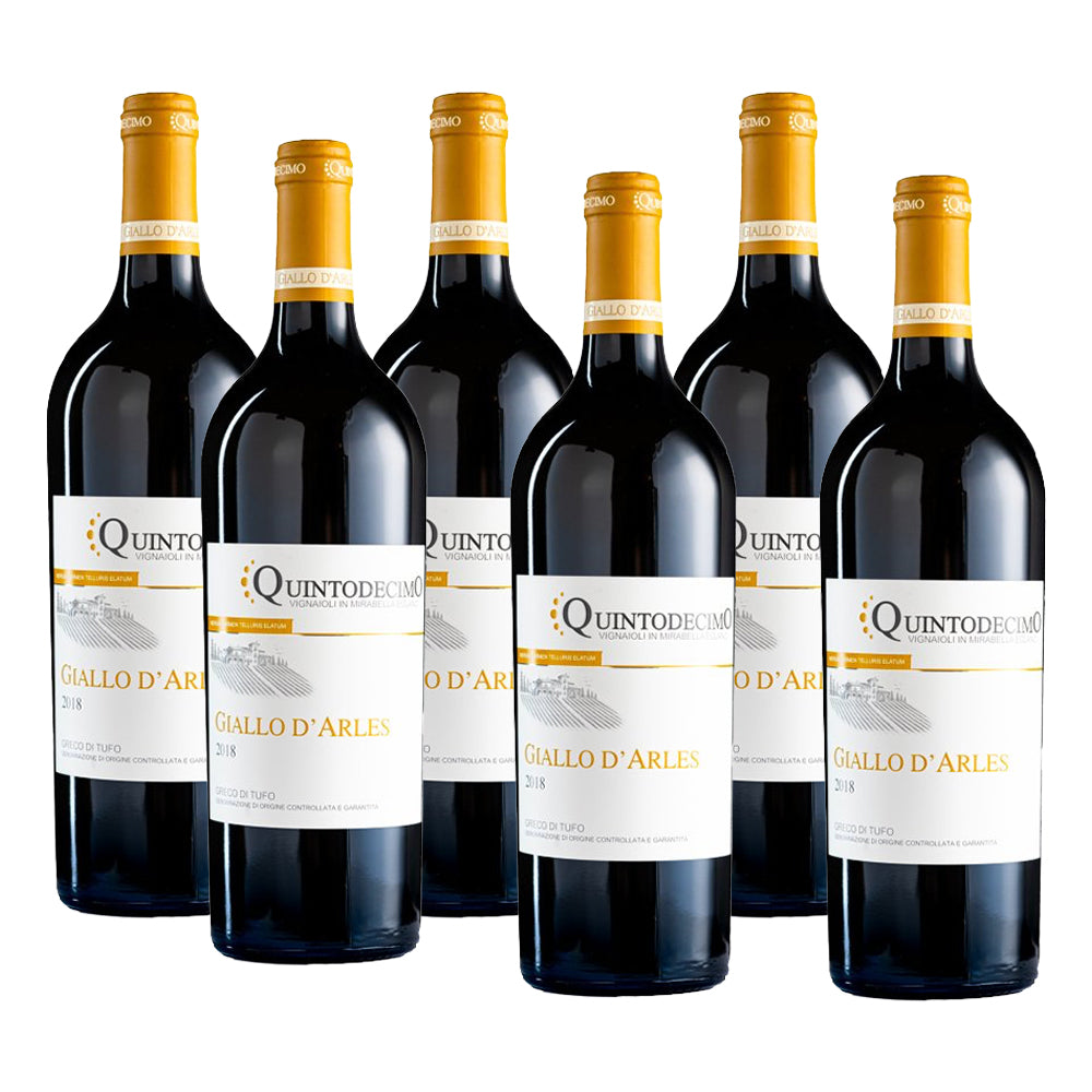 Seis botellas de vino con etiqueta blanca y dorada, con los nombres "Giallo d'Arles" y "Quintodecimo".