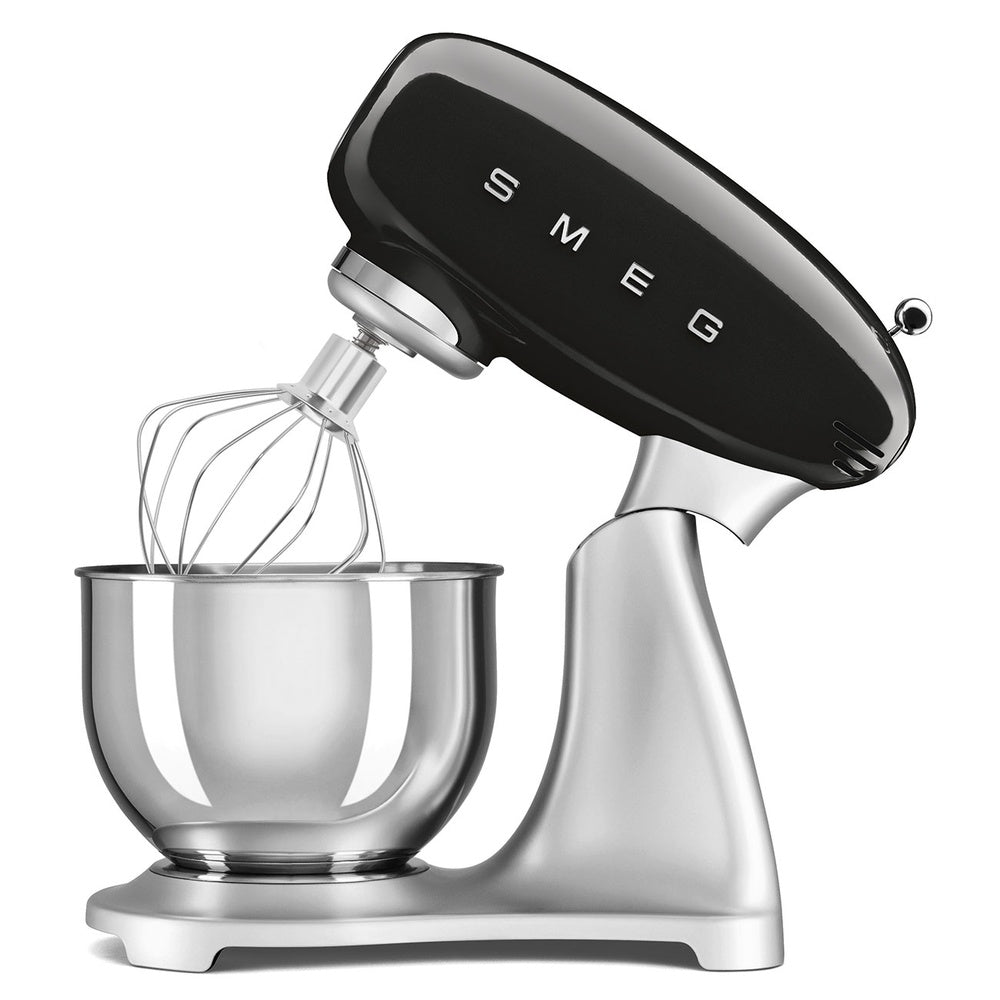 800 Watt - Smeg Standard robot pâtissier électrique 10 vitesses avec accessoires inclus