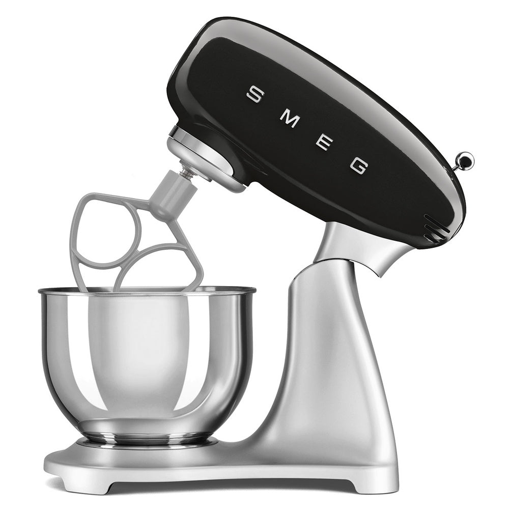 800 Watt - Smeg Standard robot pâtissier électrique 10 vitesses avec accessoires inclus