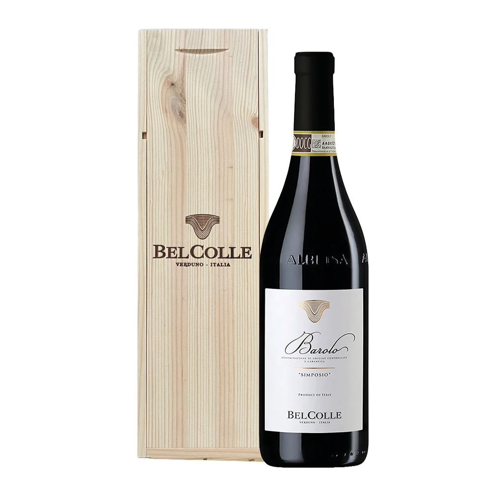 Bouteille de vin Barolo Belcolle avec étiquette blanche et coffret en bois clair avec logo et inscription Belcolle Verduno Italia