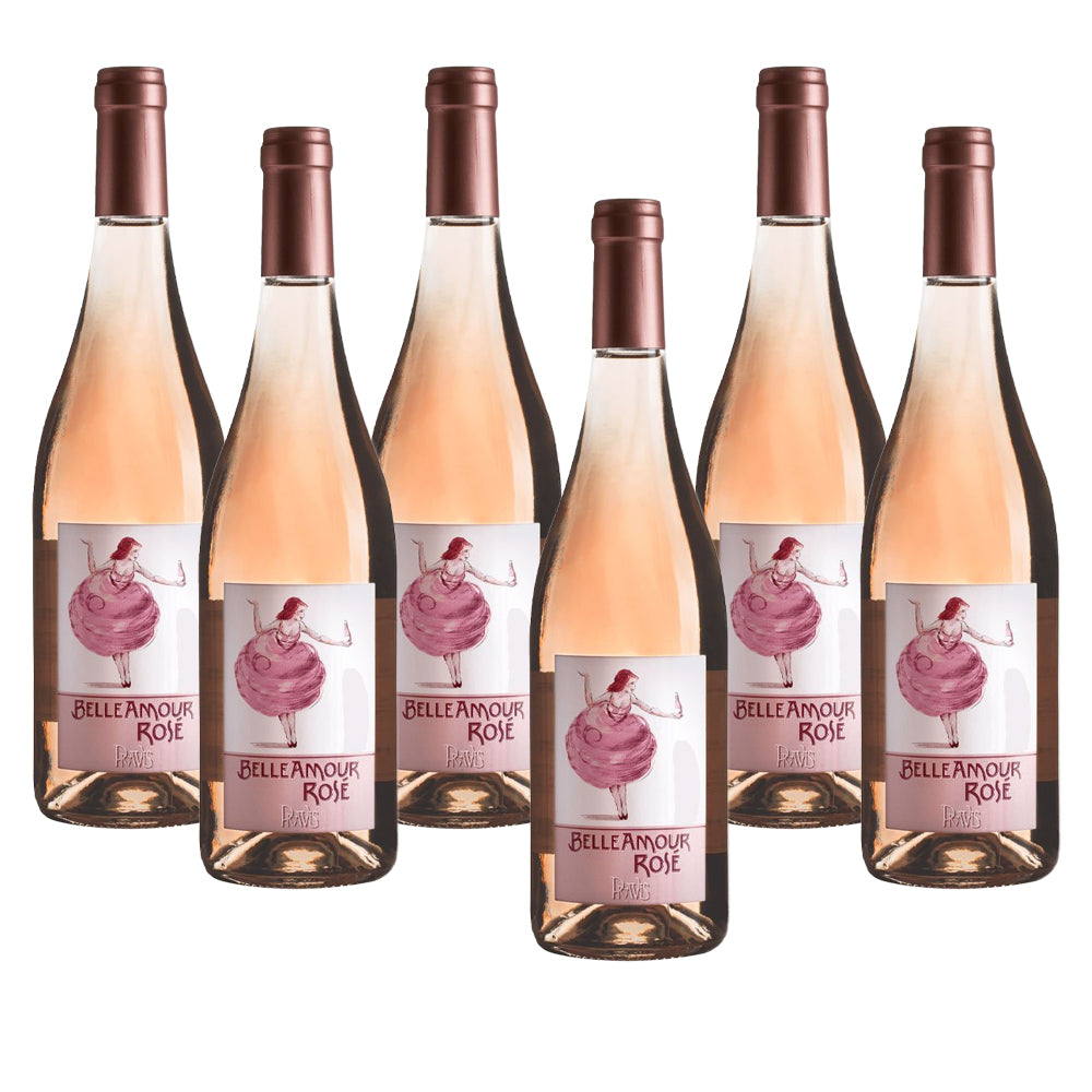 Sette bottiglie di vino rosato, etichetta "BELLEAMOUR ROSÉ" con illustrazione di una donna su sfondo rosa.
