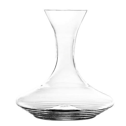 Carafe en verre transparent à large base plate et col étroit sur fond blanc