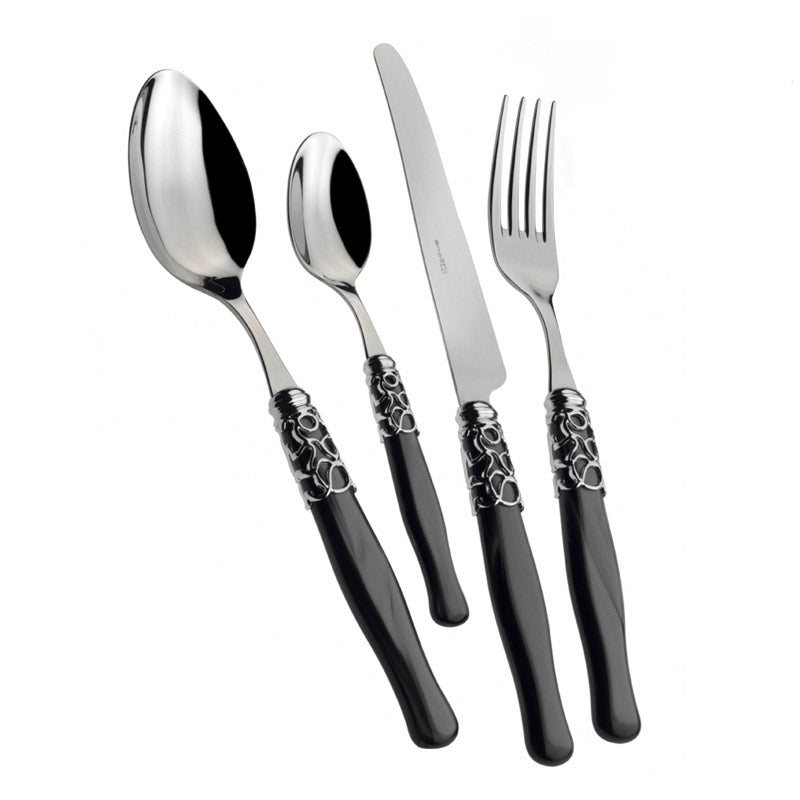 Set di posate composto da cucchiaio, cucchiaino, coltello e forchetta con manico nero e decoro argento a