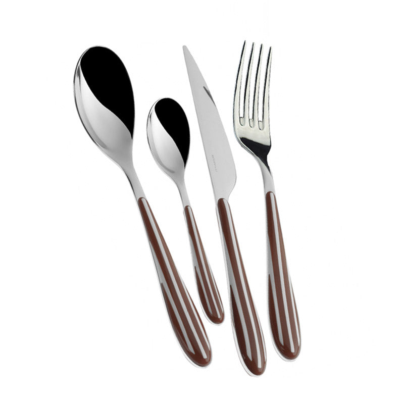 Posate composte da cucchiaio grande, cucchiaio piccolo, coltello e forchetta con manico marrone e acciaio