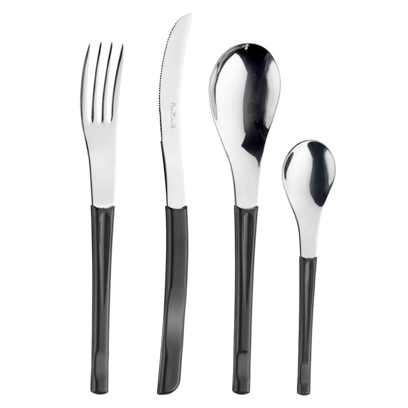 tenedor cuchillo cuchara y cucharilla de metal brillante con mangos negros sobre fondo blanco