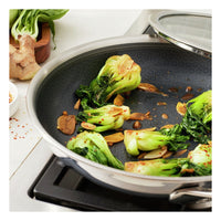 Zwilling Peak anti-aanbak ondiepe pan in roestvrij staal met Ceraforce Hycoat coating
