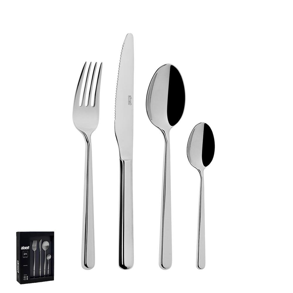 Set di posate in acciaio inox lucido, composto da una forchetta, un coltello e due cucchiai, disposto su sfondo bianco.