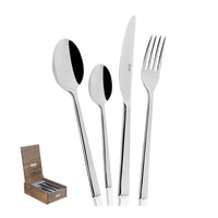 Set di posate in acciaio inox, composto da un cucchiaio, un cucchiaino, un coltello e una forchetta, con scatola in legno marrone.