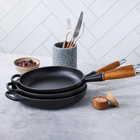 24 Cm Le Creuset Tradition Poêle En Fonte Émaillée Avec Manche En Bois
