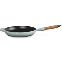 28 cm - Le Creuset Evolution shallow pan in vitrified cast iron with wooden handle