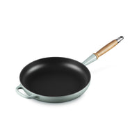 28 cm - Le Creuset Evolution shallow pan in vitrified cast iron with wooden handle