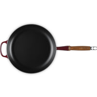 28 cm - Le Creuset Evolution shallow pan in vitrified cast iron with wooden handle