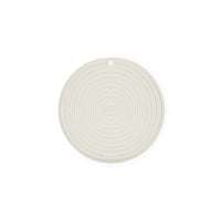 Disque circulaire en silicone transparent avec motif de labyrinthe, vertical, sans bords définis.