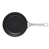 Le Creuset Essential poêle basse antiadhésive avec revêtement céramique en acier inoxydable