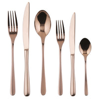 Besteckset aus poliertem kupferfarbenem Edelstahl, bestehend aus Gabel, Messer, Löffel und Teelöffel.