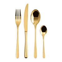 Set de couverts dorés composé d'un couteau, d'une fourchette, d'une cuillère et d'une cuillère à café en métal poli.