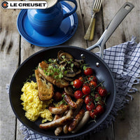 Le Creuset Les Forgees antihaftbeschichtete flache Pfanne aus Aluminium