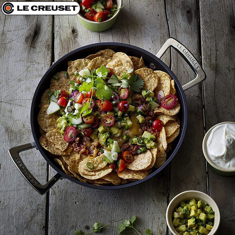 Le Creuset Les Forgees Sauteuse basse antiadhésive en aluminium avec couvercle