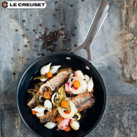 Le Creuset Les Forgees antihaftbeschichtete flache Pfanne aus Aluminium