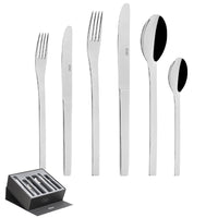 Set di posate moderne in acciaio inox, con manici lisci e finitura lucida, presentate in una scatola elegante.