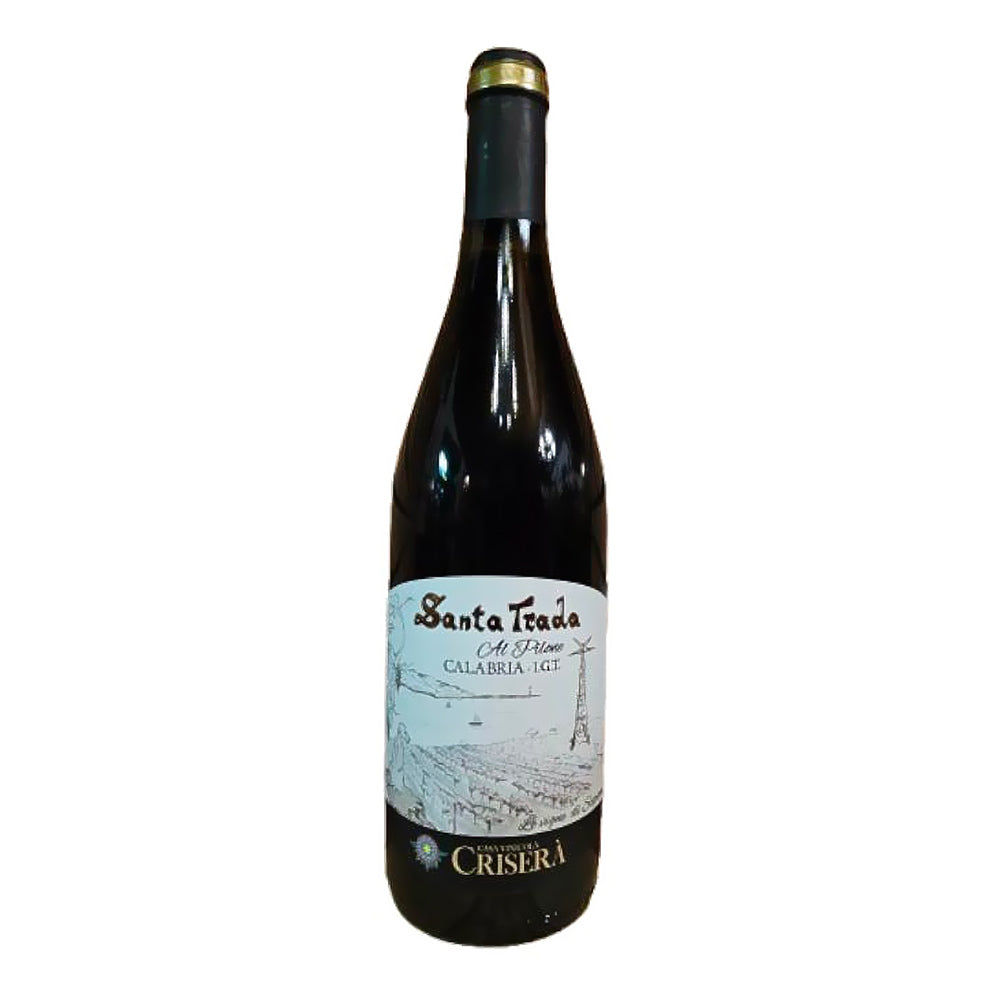 bottiglia di vino rosso in vetro scuro con etichetta bianca e scritta Santa Trada Calabria IGT Cantine Criserà su sfondo bianco isolata