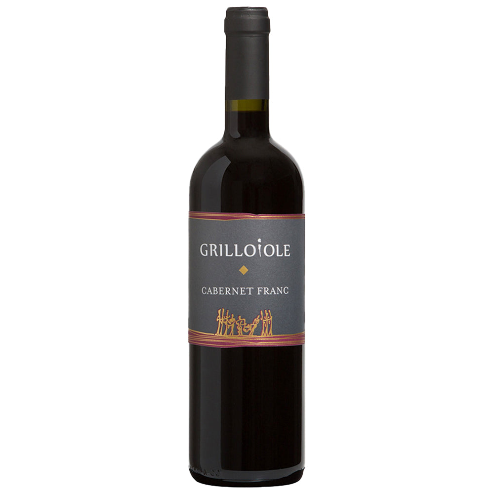 Botella de vidrio oscuro con etiqueta gris e inscripción blanca Grilloiole Cabernet Franc sobre fondo blanco