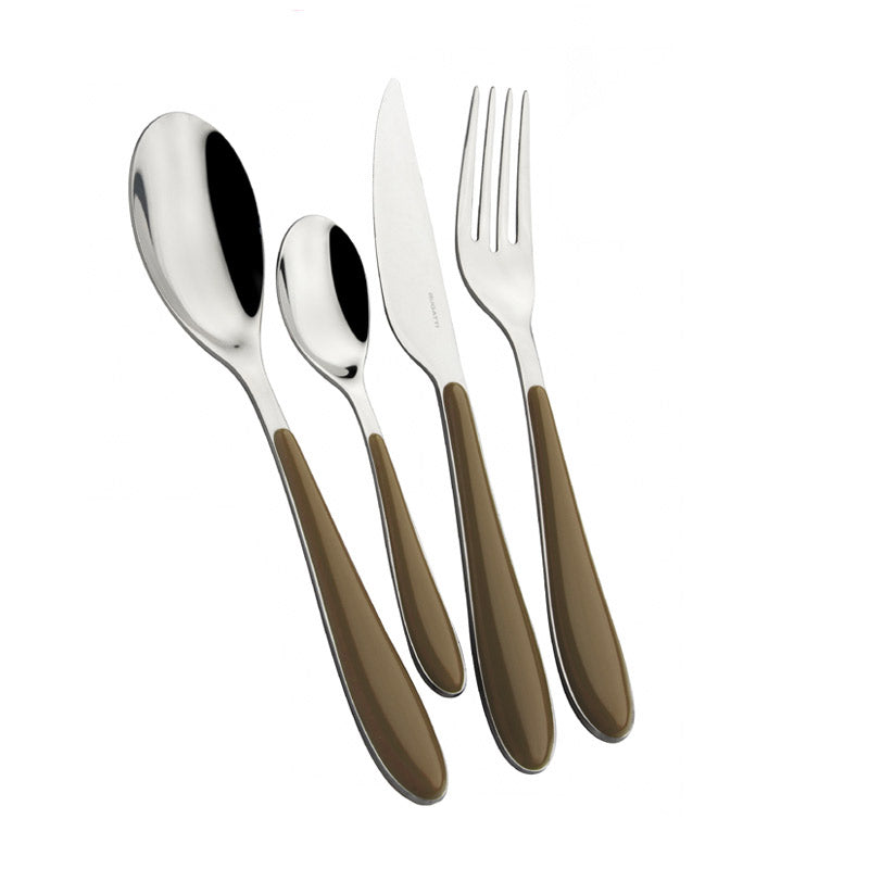 Set di posate composto da cucchiaio, cucchiaino, coltello e forchetta con manico marrone e acciaio lucido