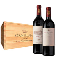 Due bottiglie di vino rosso Ornellaia 2020 con tappi rossi e cassetta in legno chiaro con scritte nere